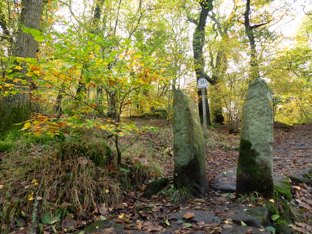 Squeeze stile on path to Froggatt Wood